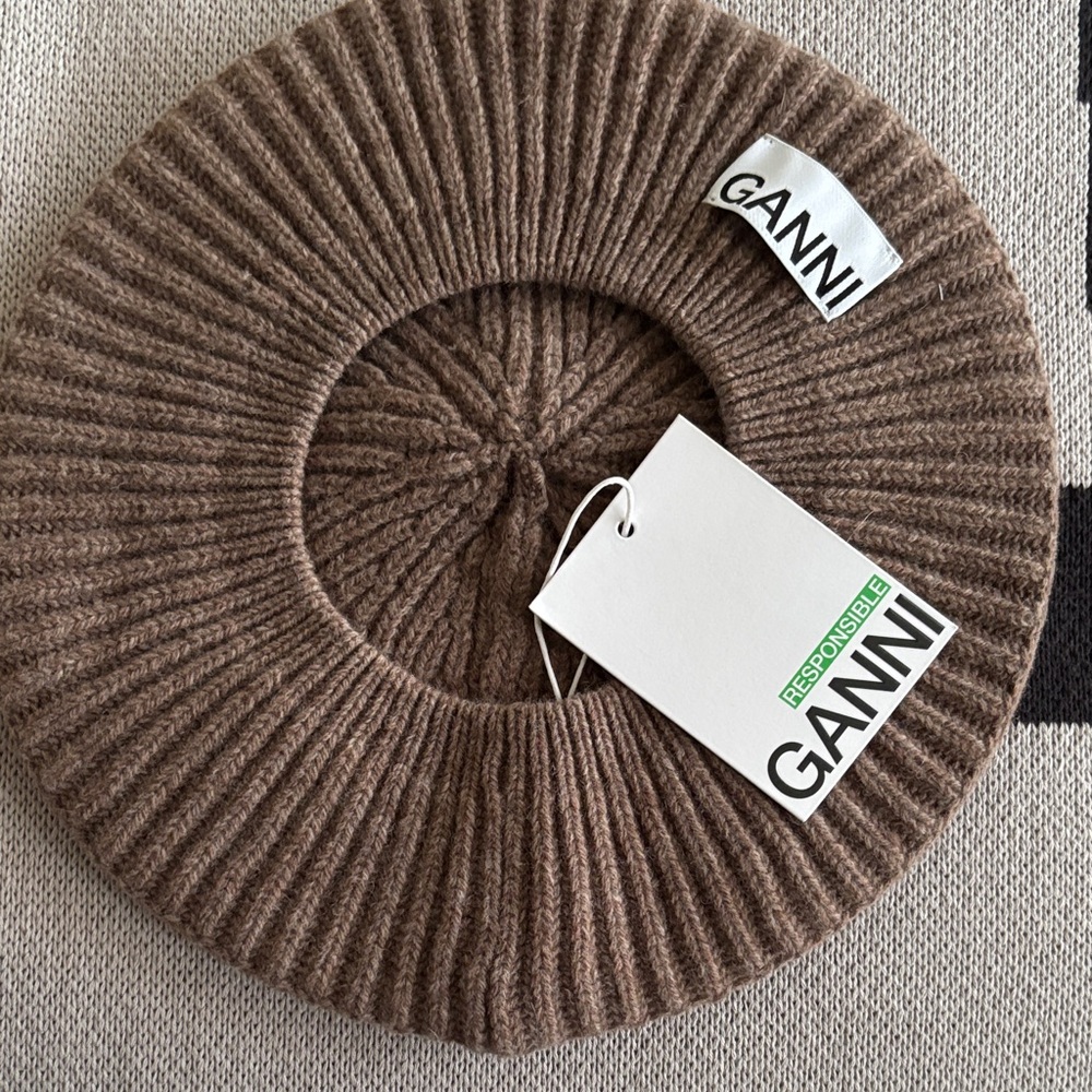 NWT Ganni Taupe Ribbed Knit Beret